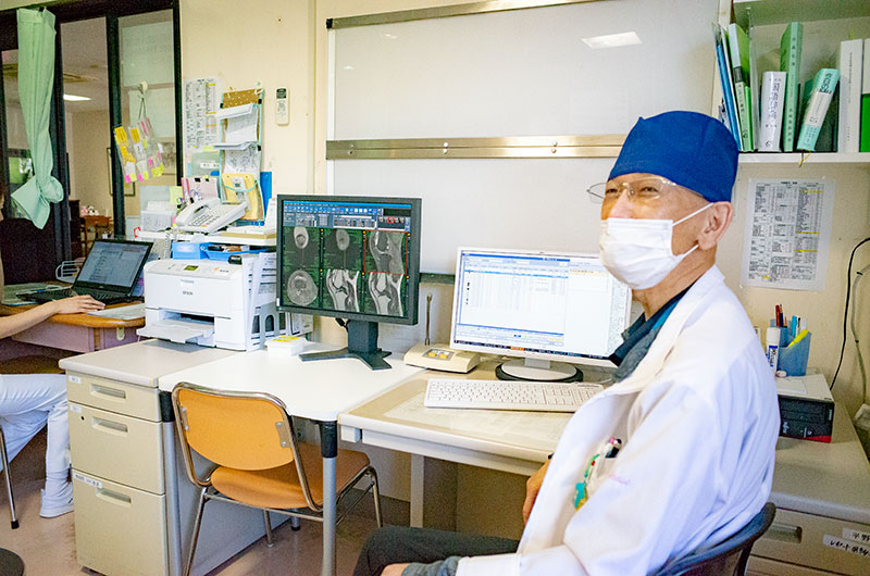 整形外科医師_井上